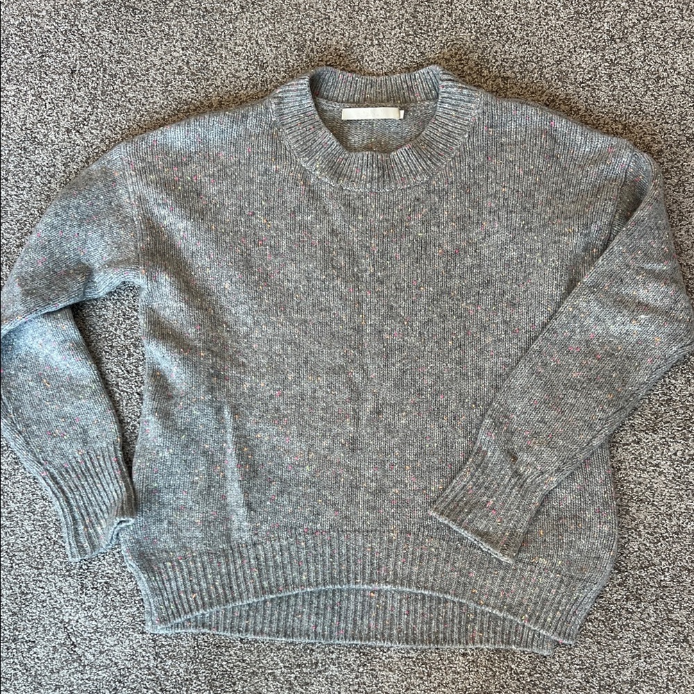 Elegant Heather Gray Crew Neck Sweater